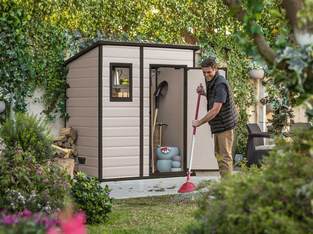 Keter Manor Pent beige - Abri de jardin - Avec fenêtre frontale - 183.5x111x200.5 cm