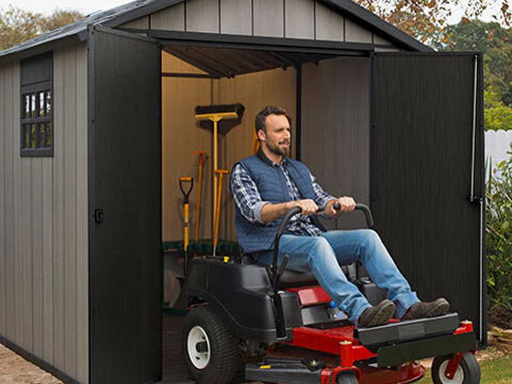 Keter Oakland 759 - Abri de jardin - Avec porte double battant et fenêtre - 229x287x242 cm - ABRIS DISTRI